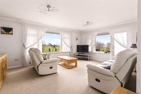 2 bedroom flat for sale, St. Helier Road, Ferring, Worthing, West Sussex, BN12