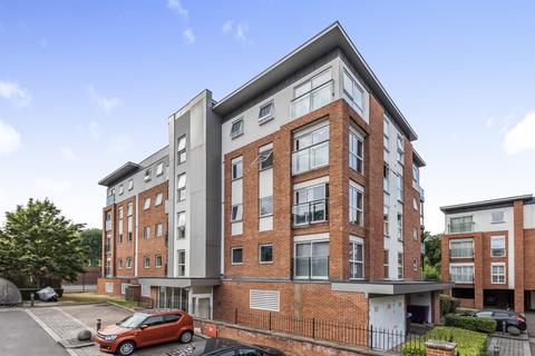2 bedroom flat to rent, Highwood Close Dulwich SE22