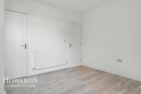 3 bedroom terraced house to rent, Raglan Street, LOWESTOFT