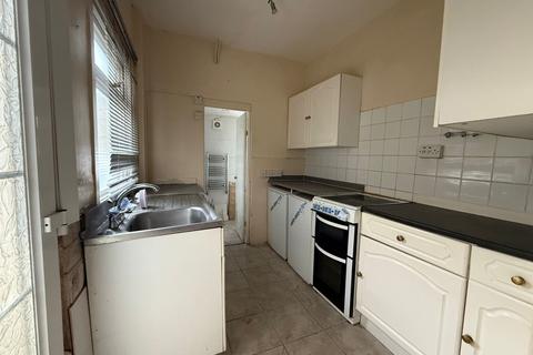 2 bedroom terraced house for sale, Tonbridge Road, Maidstone, Kent, ME16 8NH