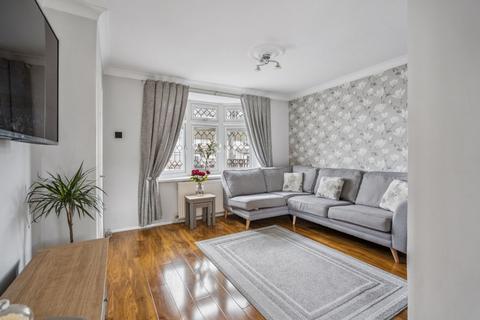 2 bedroom terraced house for sale, Ashridge Drive, South Oxhey, Watford, WD19