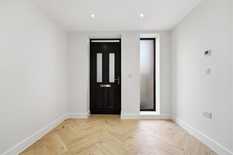 3 bedroom property for sale, Somerset Road, London W13