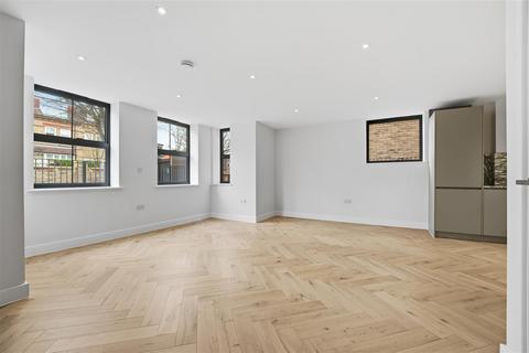 3 bedroom property for sale, Somerset Road, London W13
