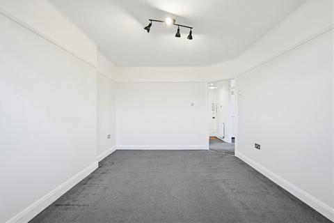 1 bedroom flat to rent, St. Mark's Hill, SURBITON