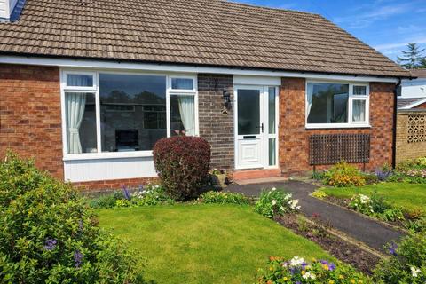 2 bedroom bungalow to rent, Rutland Avenue, Blackpool, PR4