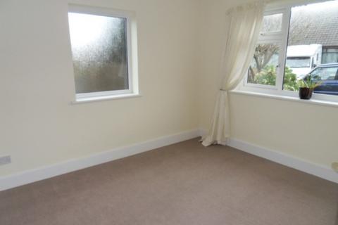 2 bedroom bungalow to rent, Rutland Avenue, Blackpool, PR4