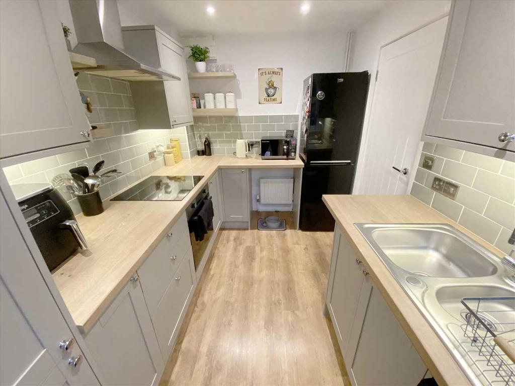 Kitchen: