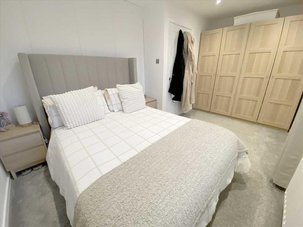 Bedroom 1:
