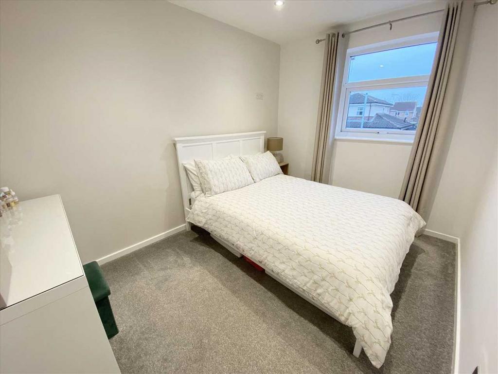 Bedroom 2: