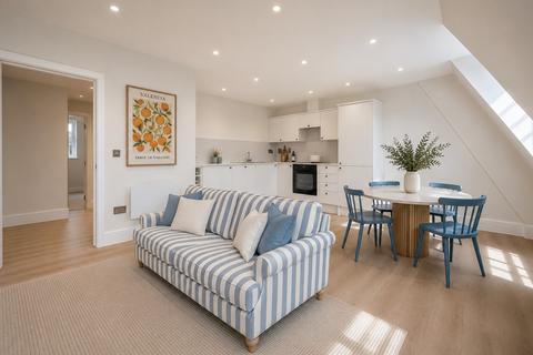 2 bedroom apartment for sale, High Street, Dorking