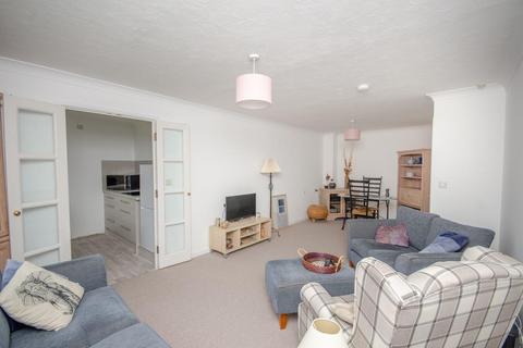 2 bedroom flat for sale, Britannia Court, Christchurch Lane, Downend, Bristol, BS16 5TD