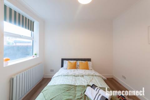 2 bedroom flat to rent, 2 Keogh Road, Stratford E15