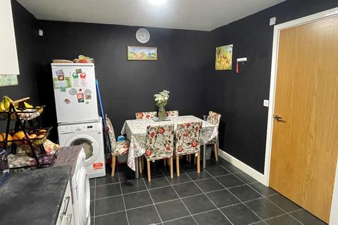4 bedroom semi-detached house for sale, Asket Drive, Leeds