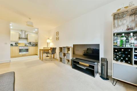 2 bedroom flat for sale, Cadwell Lane, Hitchin