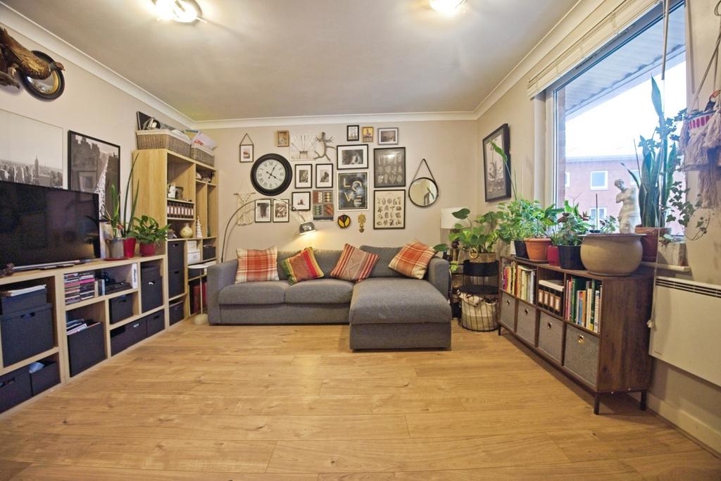 Living/Dining Area