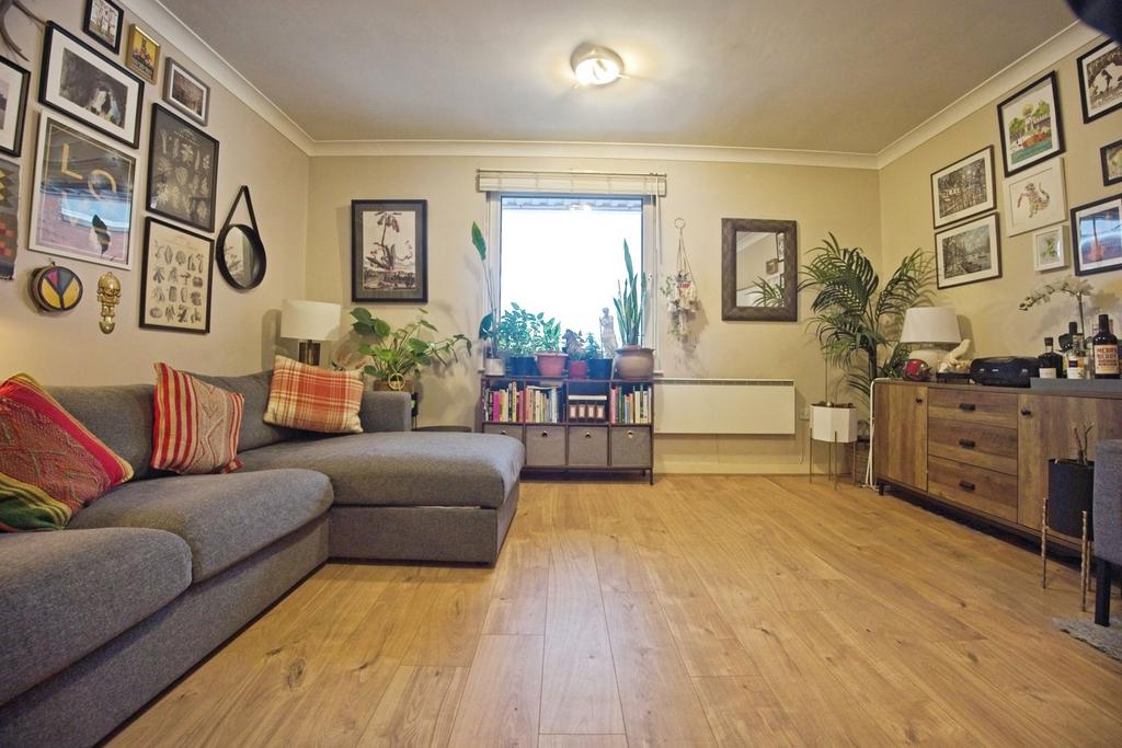 Living/Dining Area