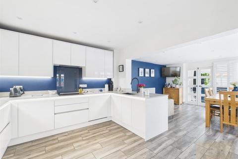 4 bedroom semi-detached house for sale, Far Sandfield, Churchdown, Gloucester