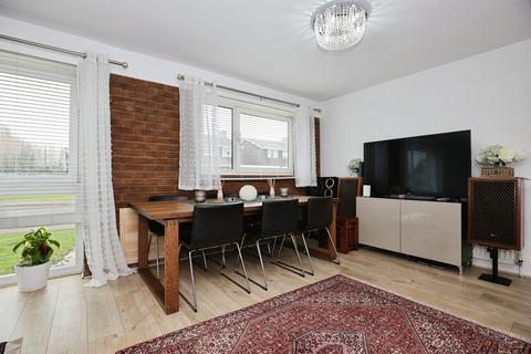 3 bedroom detached house for sale, Elton Road, Banbury