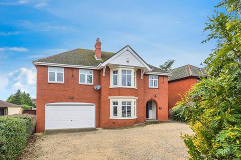 Cricklade Road, Swindon