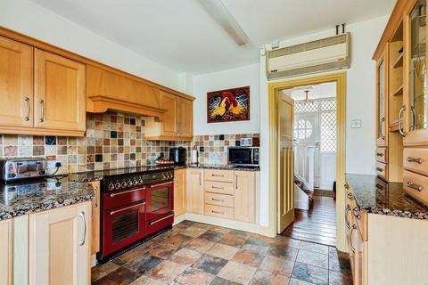 undefined, Cricklade Road, Swindon