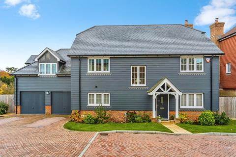 4 bedroom detached house for sale, Walder Close, Bolney, Haywards Heath