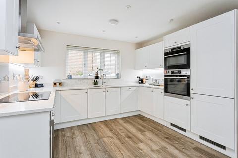 4 bedroom detached house for sale, Walder Close, Bolney, Haywards Heath