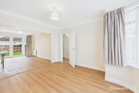 4 bedroom semi-detached house to rent, Broadfields Avenue, Edgware HA8