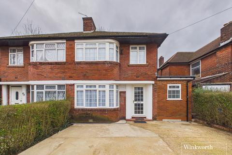 4 bedroom semi-detached house to rent, Broadfields Avenue, Edgware HA8