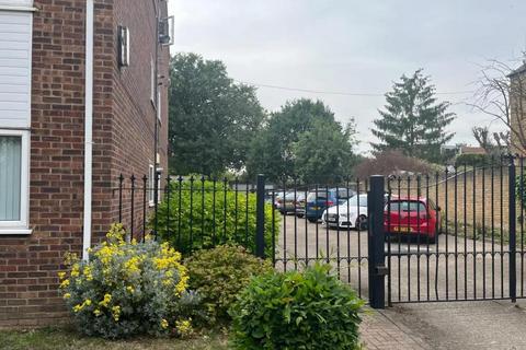 2 bedroom apartment for sale, Manor Court Road, London W7