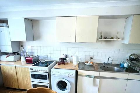 2 bedroom apartment for sale, Manor Court Road, London W7