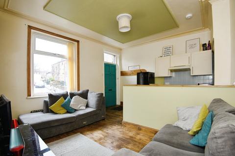2 bedroom terraced house for sale, Thornton Lane, Bradford, BD5