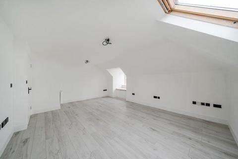 2 bedroom flat for sale, Floyer Close,  Richmond,  TW10