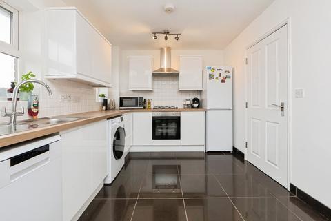 2 bedroom flat for sale, Arnold Road, Mangotsfield, Bristol, BS16