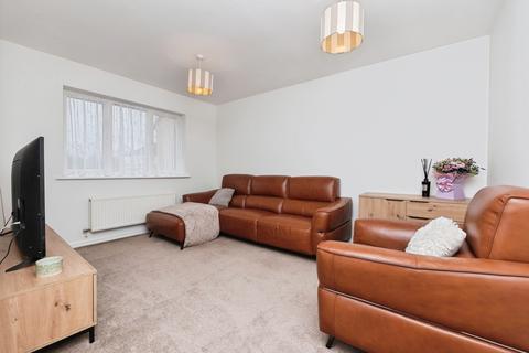 2 bedroom flat for sale, Arnold Road, Mangotsfield, Bristol, BS16