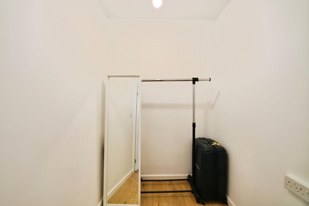 Walk-in wardrobe