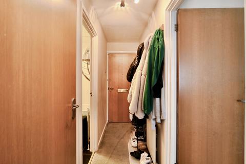 1 bedroom flat for sale, Stanley Road, Enfield, EN1