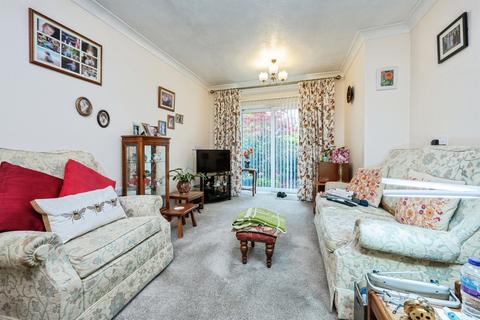 undefined, Warwick Avenue, Bedford