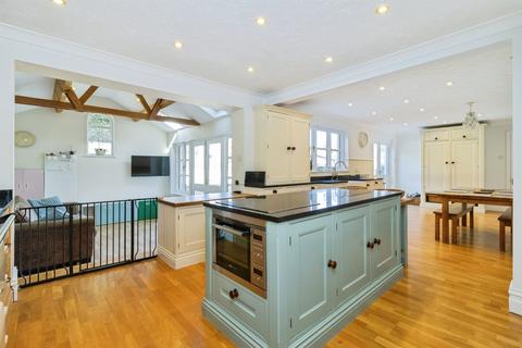 4 bedroom detached house for sale, South Road, Newton Abbot