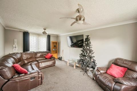 3 bedroom semi-detached house for sale, Chestnut Way, Scunthorpe