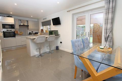 4 bedroom detached house for sale, Shrubbery Gardens, Kidderminster, DY10