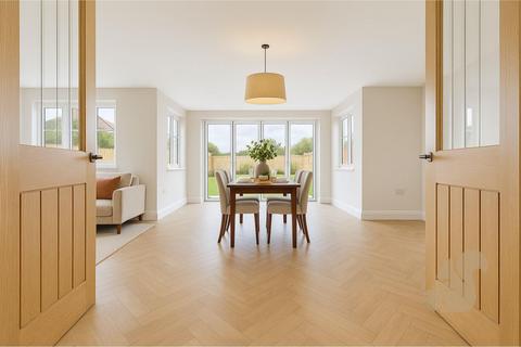 5 bedroom detached house for sale, The Maypoles, Mill End Green, Great Dunmow CM6