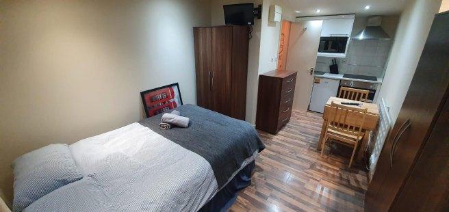 Chatsworth-road-nw2-4bl-981549