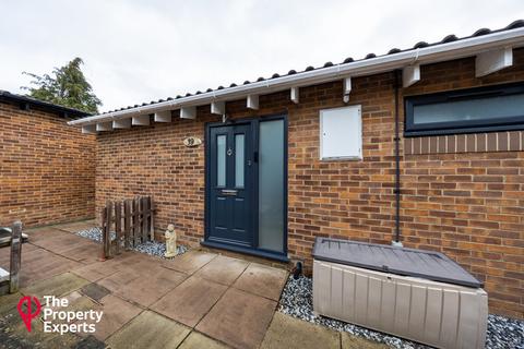 2 bedroom semi-detached bungalow for sale - Bridport Close, Reading, RG6