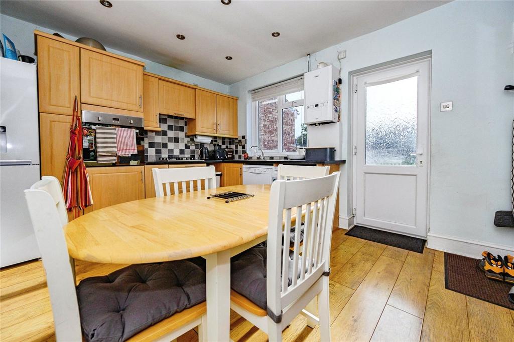 Kitchen/ Dining Area