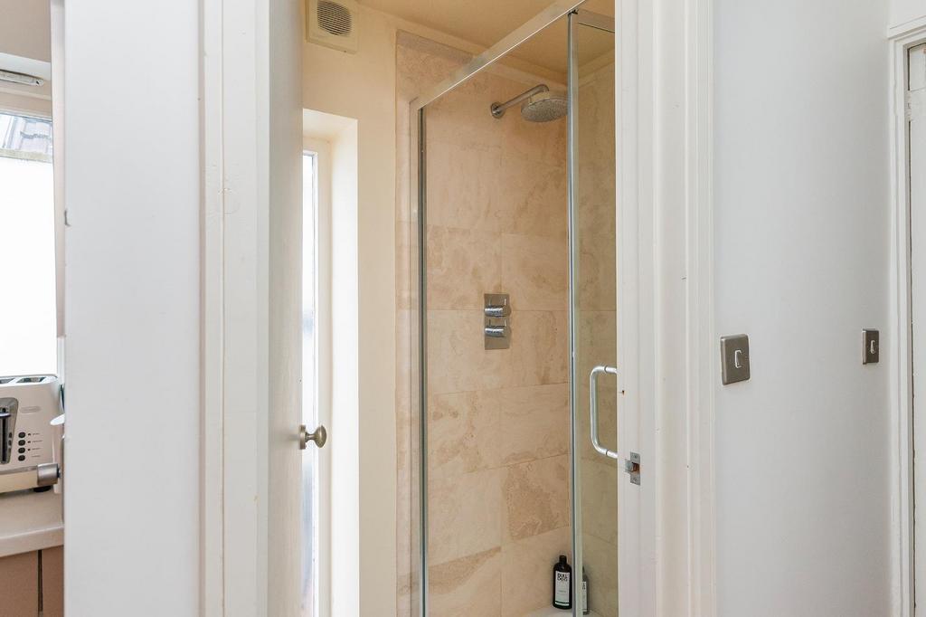 1 H1 RKE - Shower Room A.jpg