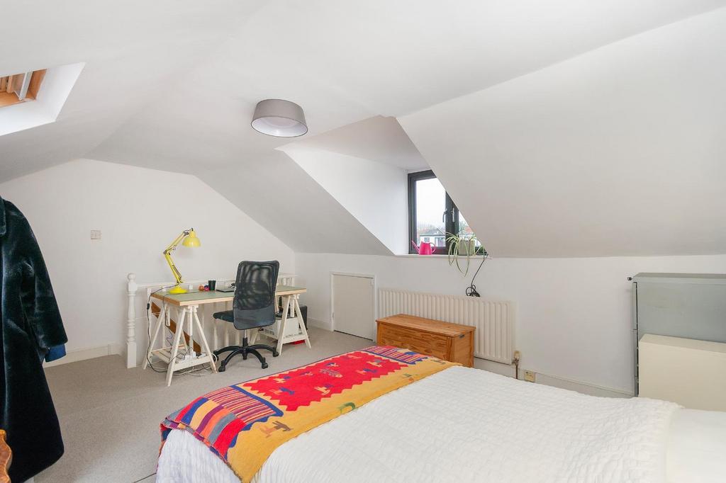 1 H1 RKE - Bedroom J.jpg