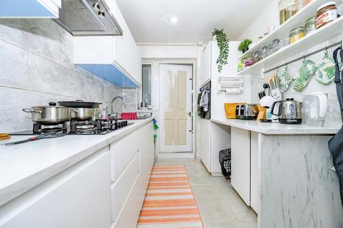 3 bedroom end of terrace house for sale, Cleves Road, HEMEL HEMPSTEAD