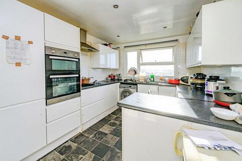 3 bedroom flat for sale, Townsend, Hemel Hempstead