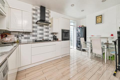 2 bedroom end of terrace house for sale, Broughton Road, Huddersfield