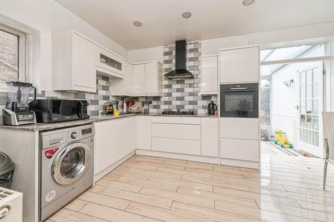 2 bedroom end of terrace house for sale, Broughton Road, Huddersfield